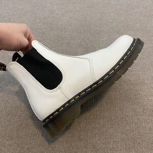 Dr. Martens 2976 Chelsea Boots Women 9 Mens 8 White Leather Ankle Slip Resistant